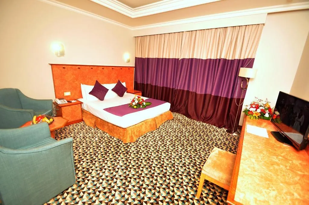 Golden Tulip Hotel جدة